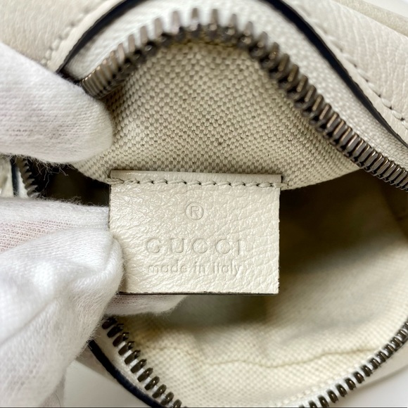 Authentic Gucci Grained Calfskin Logo Messenger Bag - Picture 10 of 15